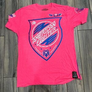 American Fighter Vivid Pink Tee with Blue and White Graphics Size 3XL